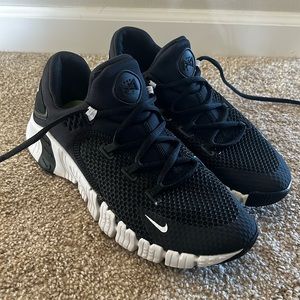 Nike Free Metcon 4 - Size 9